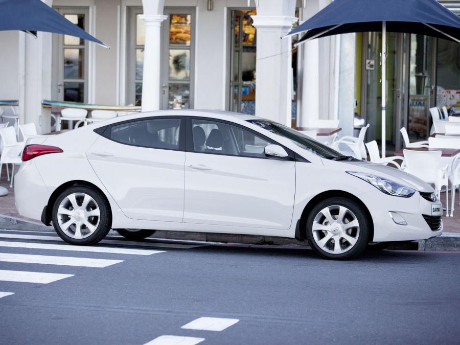  Hyundai Elantra 2011 года  (ZA) (фото 9 из 16)